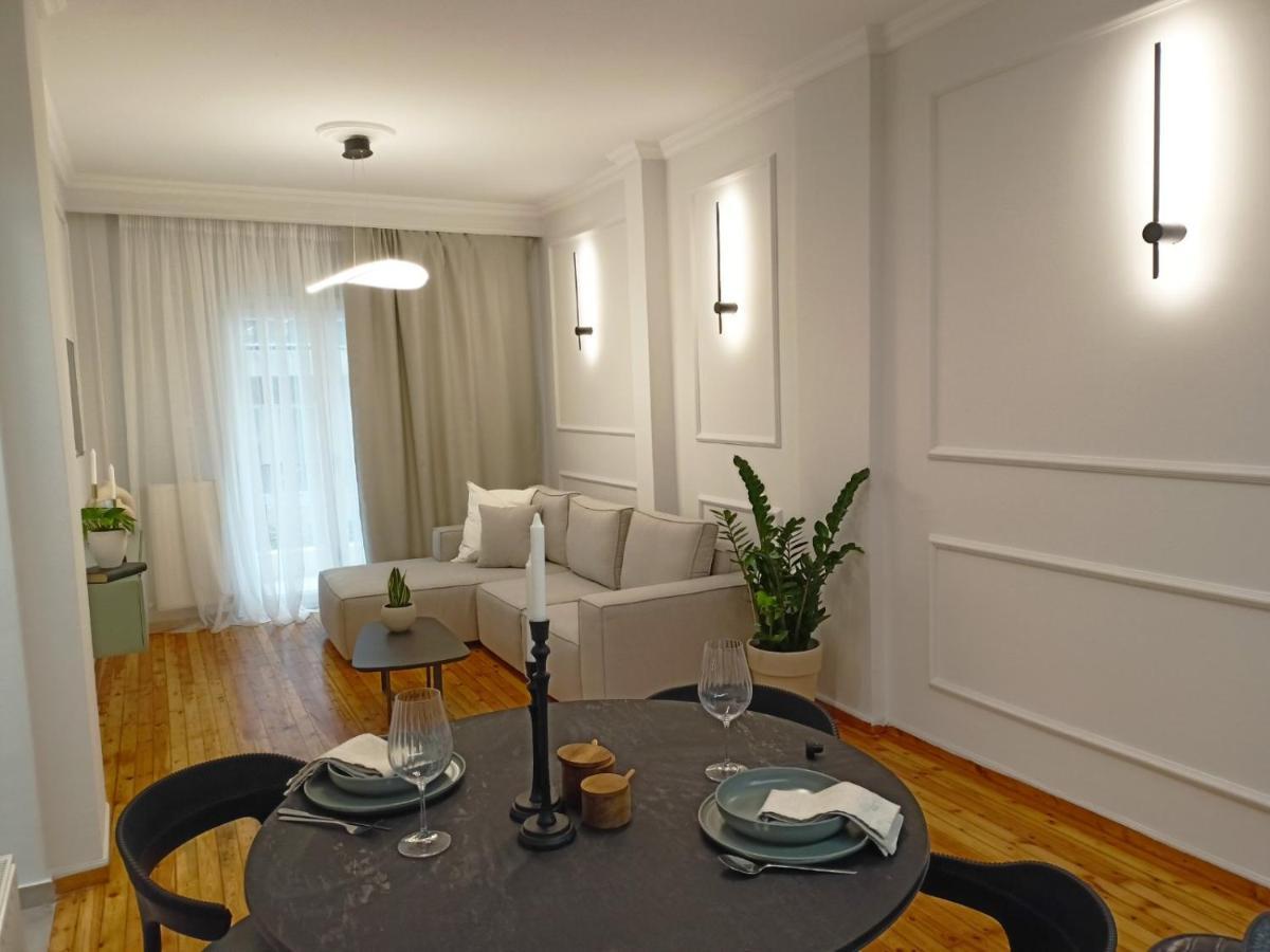 Stylish Modern Classic Apartment 塞萨洛尼基 外观 照片